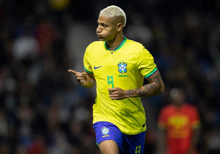 Richarlison pede mais confiança da torcida e exalta gols pela Seleção Brasileira | LANCE!