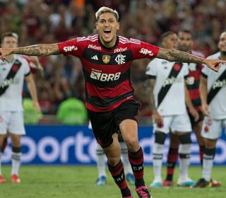 Con Pedro brillando, Flamengo vuelve a vencer a Vasco y está en la decisiva carioca