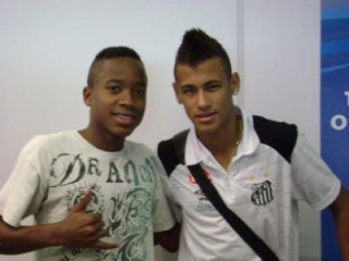  Sergio Sandro ao lado de Neymar (FOTO; Arquivo Pessoal) 